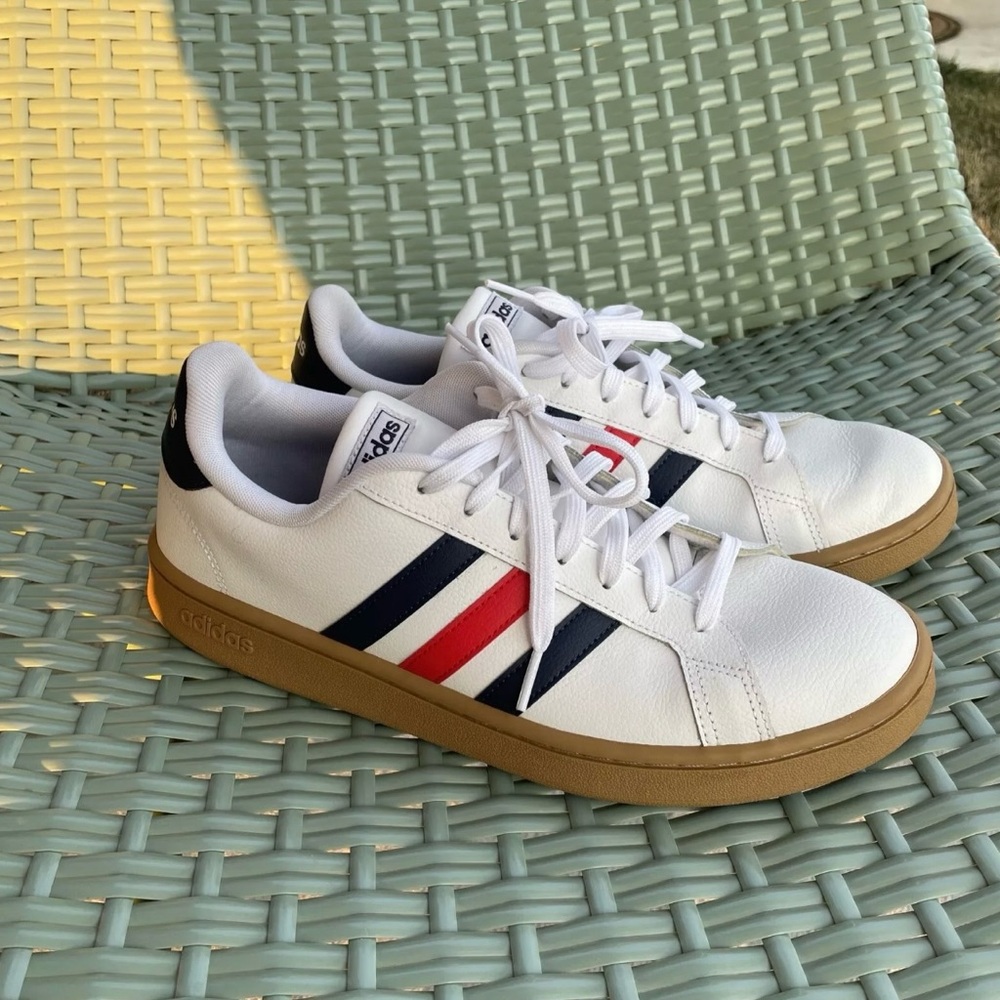 Adidas Men’s cloud foam comfort size 11 leather sneakers